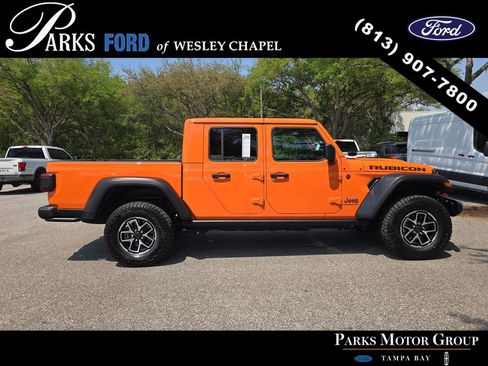 Used 2025 Jeep Gladiator Rubicon w/ Safety Group image 3