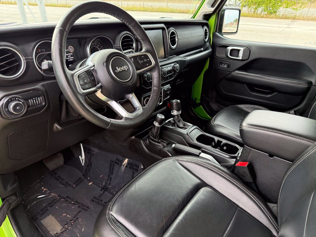 Used 2019 Jeep Wrangler Unlimited Sahara w/ Uconnect 4C Nav & Sound Group AWD/4WD image 24