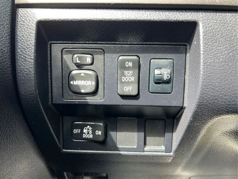 Used 2016 Toyota Tundra SR5 AWD/4WD image 45