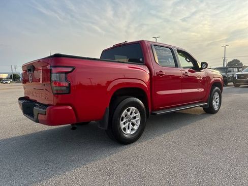 Used 2024 Nissan Frontier SV w/ Technology Package AWD/4WD image 6