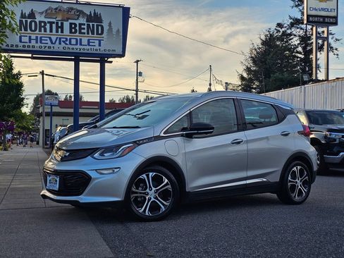 Used 2020 Chevrolet Bolt Premier w/ Infotainment Package FWD image 1