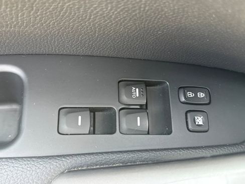 Used 2016 Hyundai Veloster w/ Option Group 02 image 24