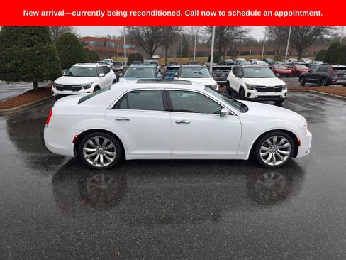 Used 2017 Chrysler 300 C w/ Safetytec Plus Group image 6