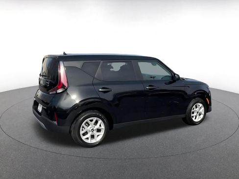 Used 2025 Kia Soul LX w/ LX Technology Package image 15