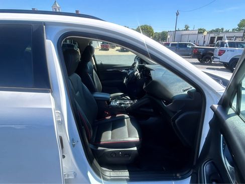 Used 2022 Buick Envision Essence w/ Technology Package I FWD image 16