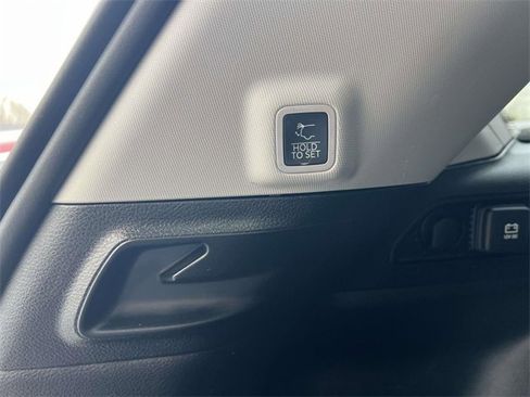 Certified 2023 Jeep Grand Cherokee Limited w/ Black Appearance Package image 10