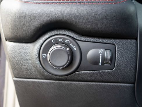 Used 2025 Dodge Durango R/T AWD/4WD image 16