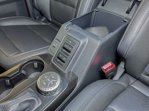 New 2025 Ford Bronco Badlands image 30