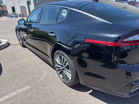 Used 2018 Kia Stinger Premium AWD/4WD image 17