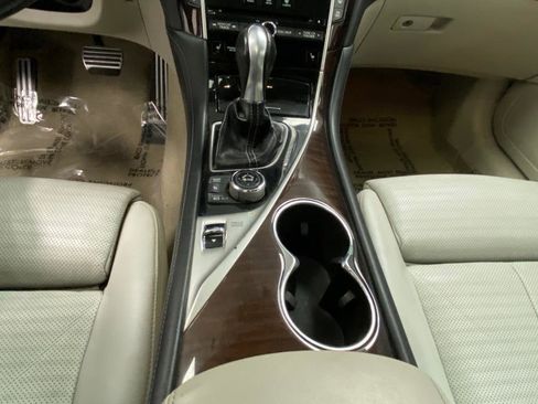 Used 2014 INFINITI Q50 AWD w/ Deluxe Touring Package image 29