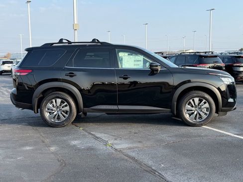 New 2026 Nissan Pathfinder SV image 3