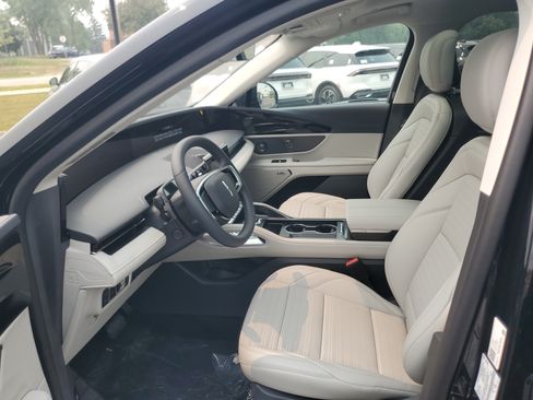 New 2026 Lincoln Nautilus Reserve AWD/4WD image 11