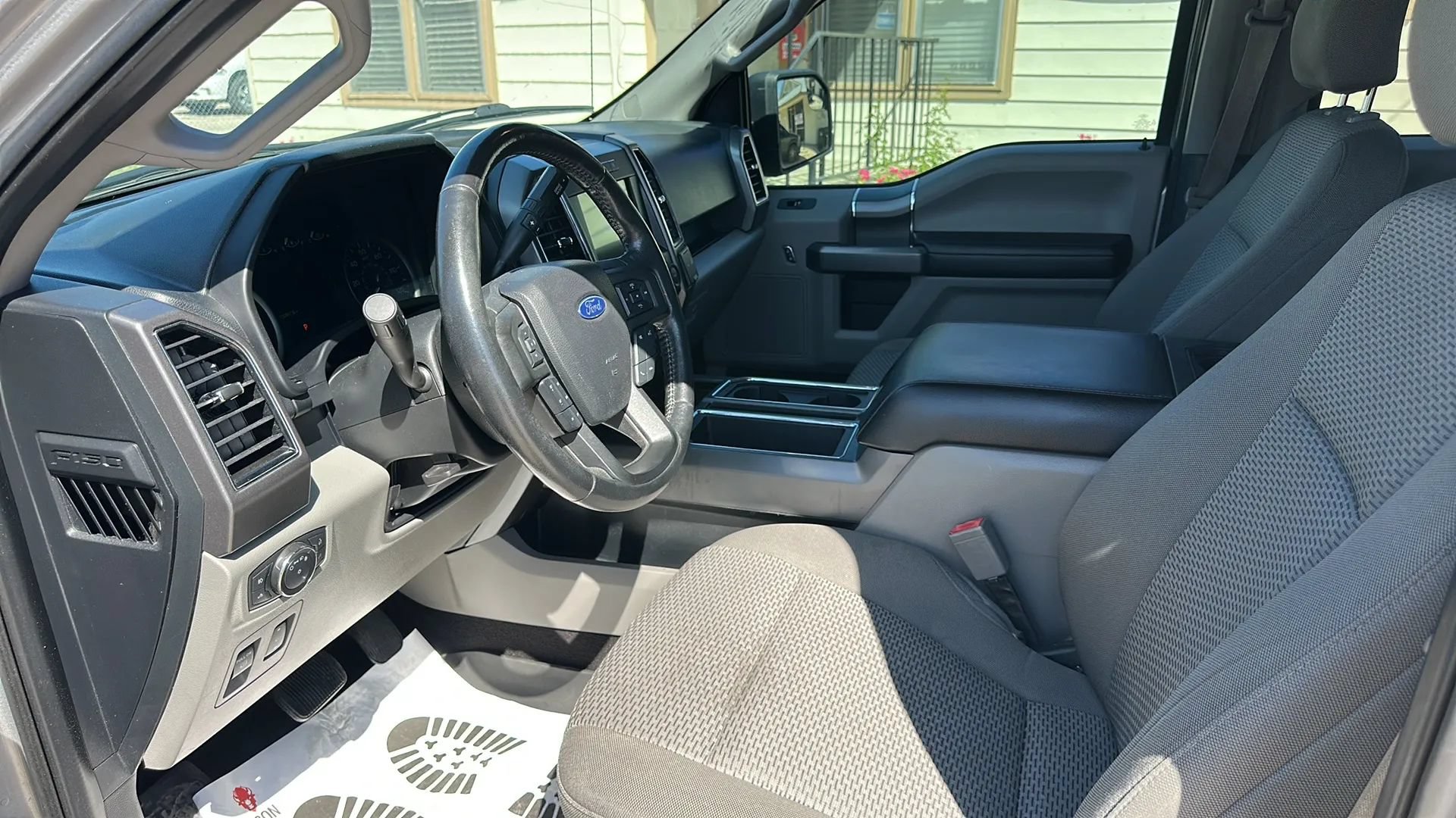 Used 2020 Ford F150 XLT w/ Equipment Group 302A Luxury AWD/4WD image 15