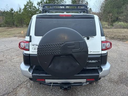 Used 2012 Toyota FJ Cruiser Base image 8