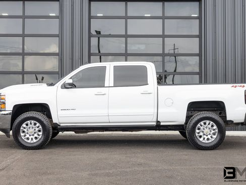 Used 2019 Chevrolet Silverado 2500 LT AWD/4WD image 4