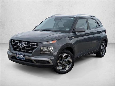 Used 2025 Hyundai Venue SEL FWD image 2