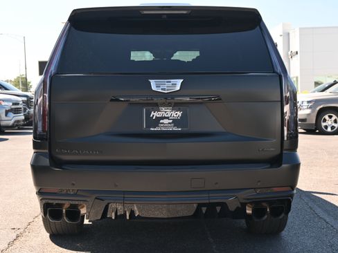 Used 2025 Cadillac Escalade V image 16
