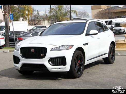Used 2018 Jaguar F-PACE S image 4