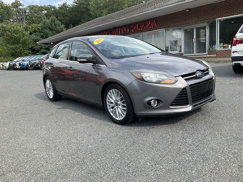 Used 2014 Ford Focus Titanium FWD image 3