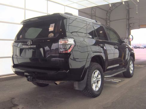 Used 2019 Toyota 4Runner SR5 AWD/4WD image 4