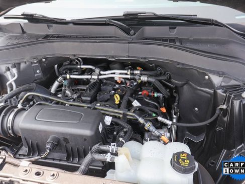 Used 2021 Ford Explorer XLT image 12