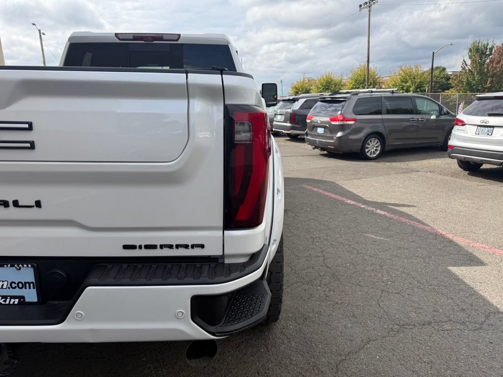 Used 2024 GMC Sierra 3500 Denali Ultimate AWD/4WD image 5