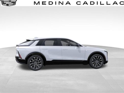 New 2026 Cadillac Lyriq Sport AWD/4WD image 5