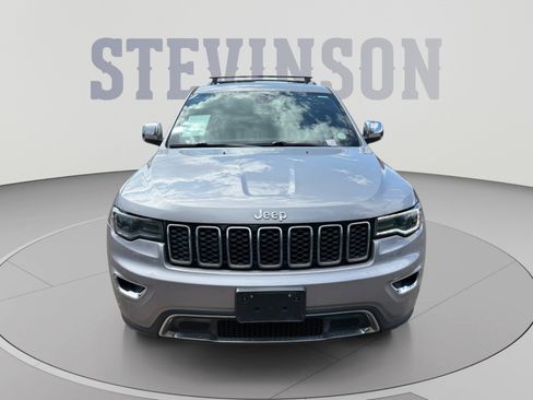 Used 2017 Jeep Grand Cherokee Limited w/ Luxury Group II AWD/4WD image 8
