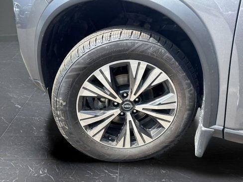 Used 2023 Nissan Rogue SV image 29