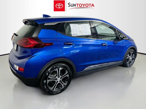 Used 2021 Chevrolet Bolt Premier w/ Infotainment Package FWD image 4
