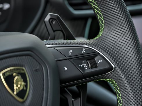Used 2024 Lamborghini Urus S AWD/4WD image 30