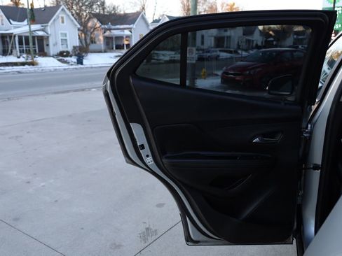 Used 2018 Buick Encore Preferred image 17