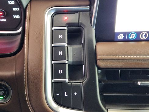 Used 2021 Chevrolet Tahoe High Country w/ Premium Package image 19