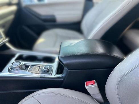 Used 2020 Ford Explorer Limited image 22