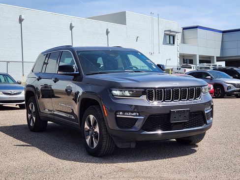 Used 2024 Jeep Grand Cherokee Limited 4xe AWD/4WD image 4