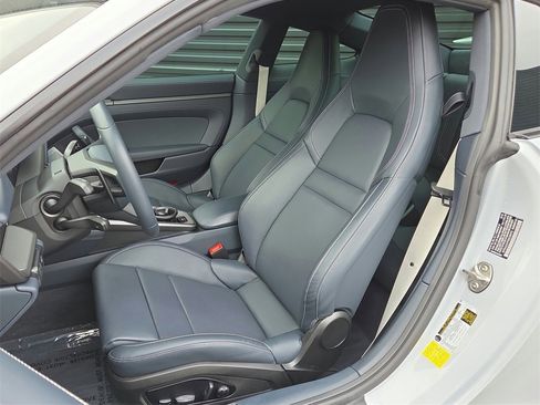 Used 2025 Porsche 911 Carrera image 5