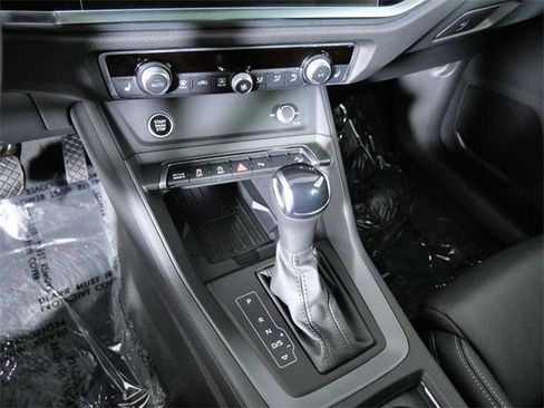 Certified 2025 Audi Q3 2.0T Premium w/ Convenience Package image 19