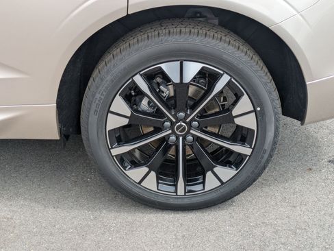 New 2026 Volvo XC60 B5 Plus w/ Protection Package Premier AWD/4WD image 16