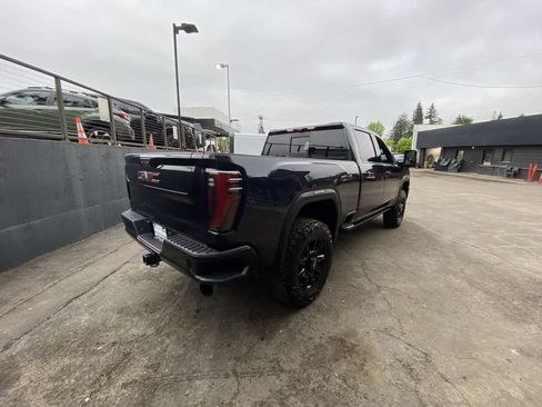 Used 2024 GMC Sierra 2500 AT4 w/ AT4 Premium Plus Package AWD/4WD image 6