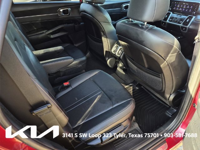 Certified 2023 Kia Sorento SX AWD/4WD image 18