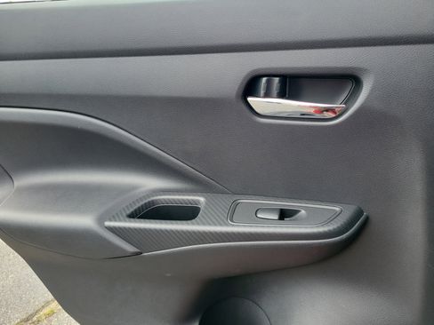 Used 2025 Nissan Versa SV FWD image 13