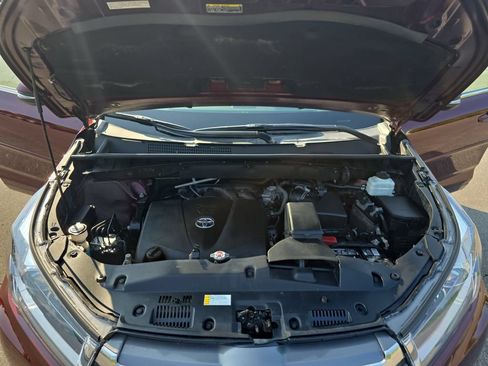 Certified 2019 Toyota Highlander Limited Platinum AWD/4WD image 35