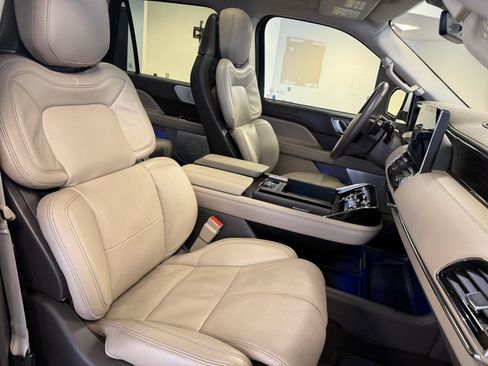 Used 2024 Lincoln Navigator L Reserve image 19