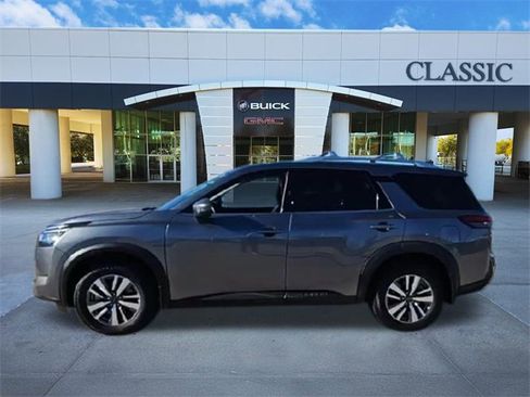 Used 2023 Nissan Pathfinder SL image 5