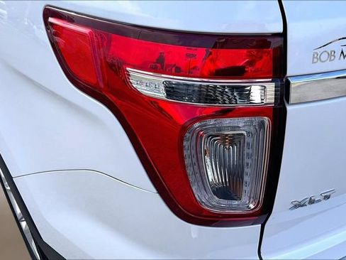 Used 2014 Ford Explorer XLT w/ Equipment Group 201A AWD/4WD image 26