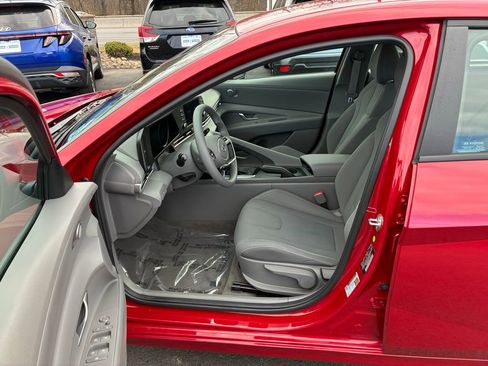 Used 2023 Hyundai Elantra SEL image 20