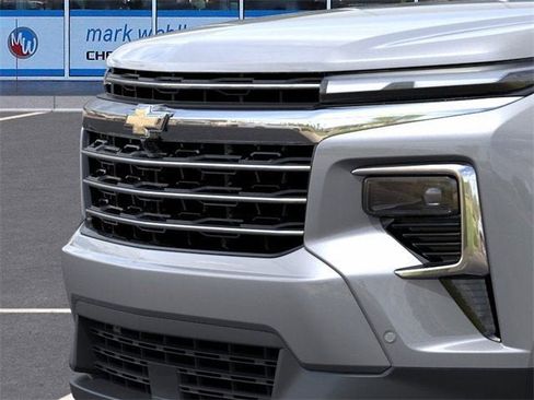 New 2025 Chevrolet Traverse LT w/ Enhanced Driving Package image 13