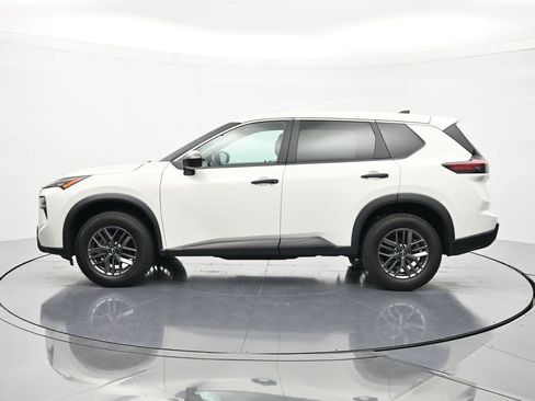Used 2024 Nissan Rogue S FWD image 8
