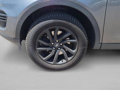 Used 2018 Land Rover Discovery Sport SE AWD/4WD image 9