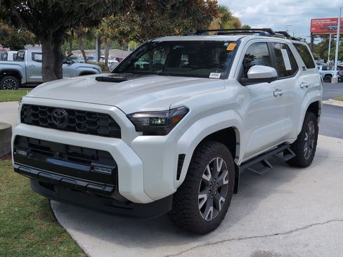 Used 2025 Toyota 4Runner TRD Sport Premium RWD image 5